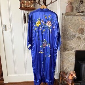 Antique Silk Floral Embroidered Blue Kimono Robe